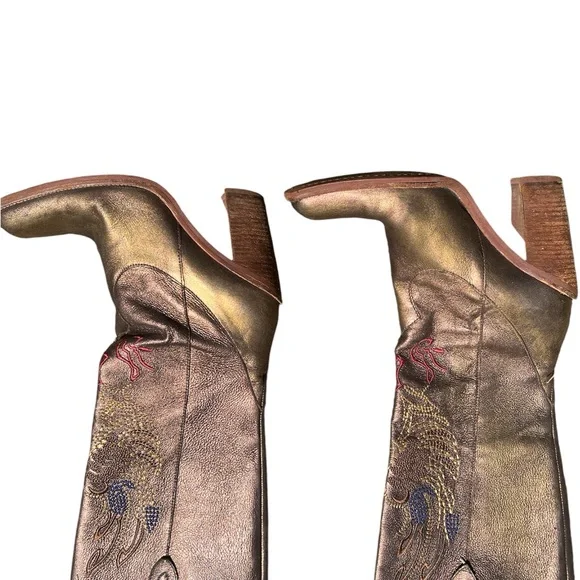 SOLD 90’s Gianni Bini leather Gold/Bronze shimmer boots. Size 7M - Picture 4 of 8